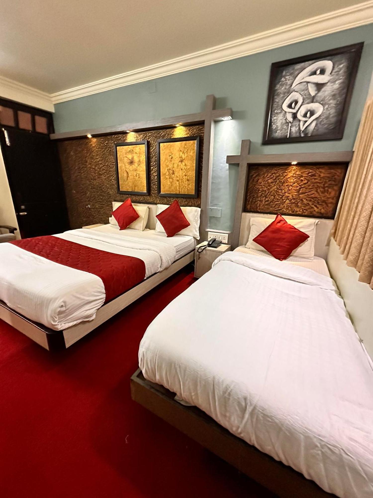 Hotel City Palace 우티 외부 사진